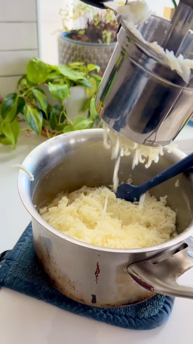 I remember learning about a POTATO RICER from my MIL decades ago - it’s now one of my most favorite kitchen gadgets! 🥔 
.
For the creamiest of mashed potatoes, I’ve found that it’s a MUST! I’ve had the same one for years & years! It’s an awesome stainless steel variety & a kitchen gadget that’s worth having on hand!
.
Are you a “RICER” or a “SMASHER”? There are no wrong answers here!
.
Comment: RECIPE for a link to the POTATO RICER I have used for years as well as the recipe for these creamy, super easy mashed potatoes...pictured here. Otherwise, follow that link in bio for all the details.

https://foodsocial.io/recipe/mashed-potatoes-2/
@foodsocial.io @organicvalley @oxo