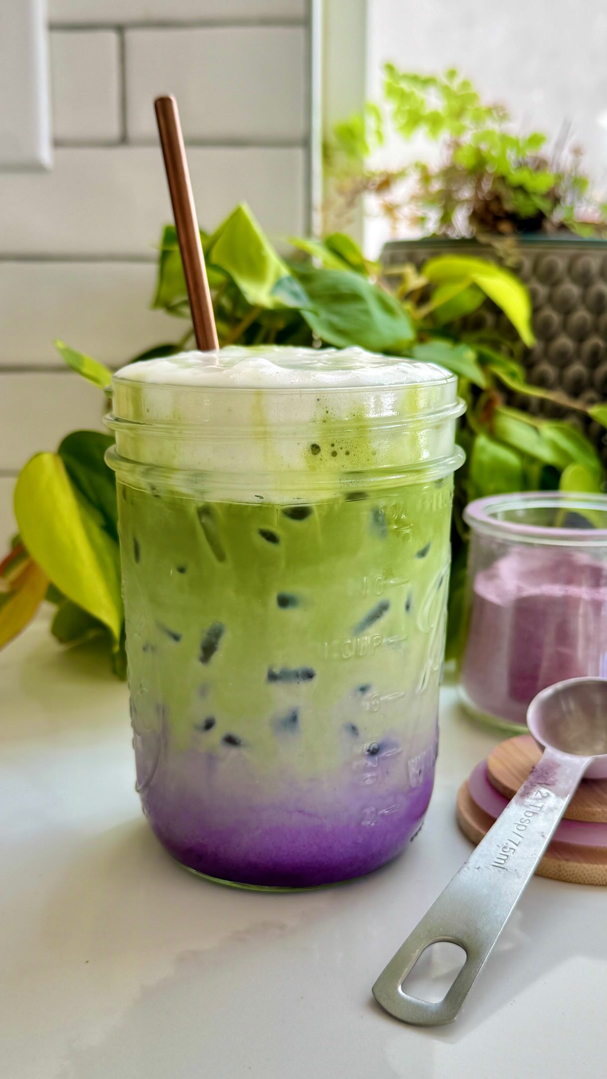 💜💚 my Ube Matcha Latte is the two-toned drink your feed has been missing!

ube fading into earthy matcha, + vanilla collagen infused, layered over ice for a dreamy ombré…two superfoods doing the absolute most in one mini mason jar.

it’s as easy as it is gorgeous. Whisk, layer, pour, sip. You have now honed in on being your own barista!

Comment RECIPE and I’ll send the link straight to your DMs- otherwise, hit up that link in bio!

Save this one for your next slow morning...and don’t you dare stir until you’ve snapped your pic. 😉

https://backporchpaleo.com/2026/06/01/ube-matcha-latte/

@furtherfood @ubebae.official @organicvalley @jadeleafmatcha 

#icedmatcha #backporchpaleo #ubematchalatte #superfood #ubesuperfood