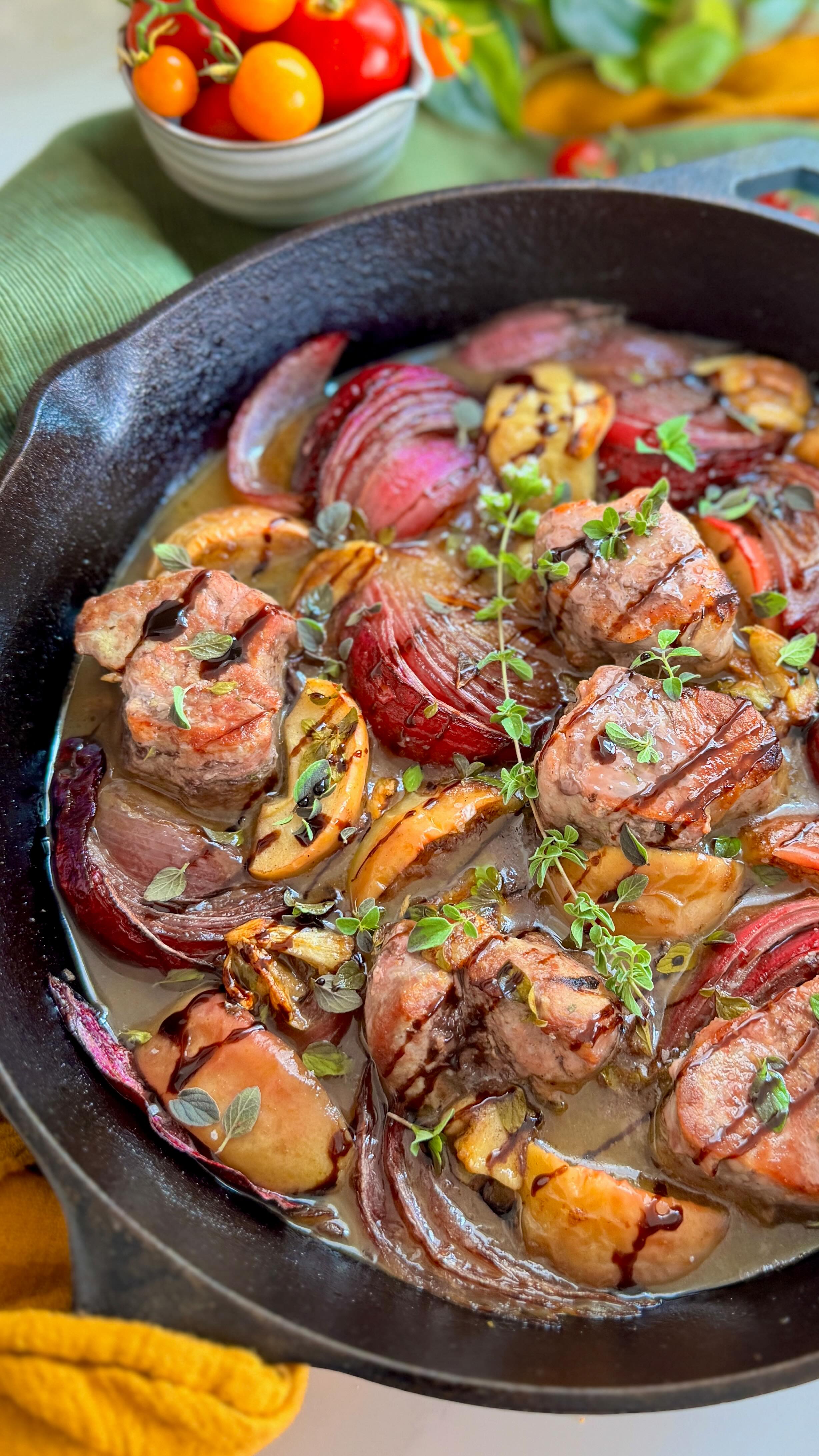 PORK MEDALLIONS n’ APPLES!
a one skillet meal...
juicy pork medallions...
onion & apples wedges...
simmering in warm flavors...
.
A few steps to prep, sear on your stove top & let the oven do the rest of the work! 
.
Comment: RECIPE for a direct link with all the details or check out that link in bio!

@foodsocial.io @primalpalate @nostos_goods @amsalt.co @lodgecastiron
