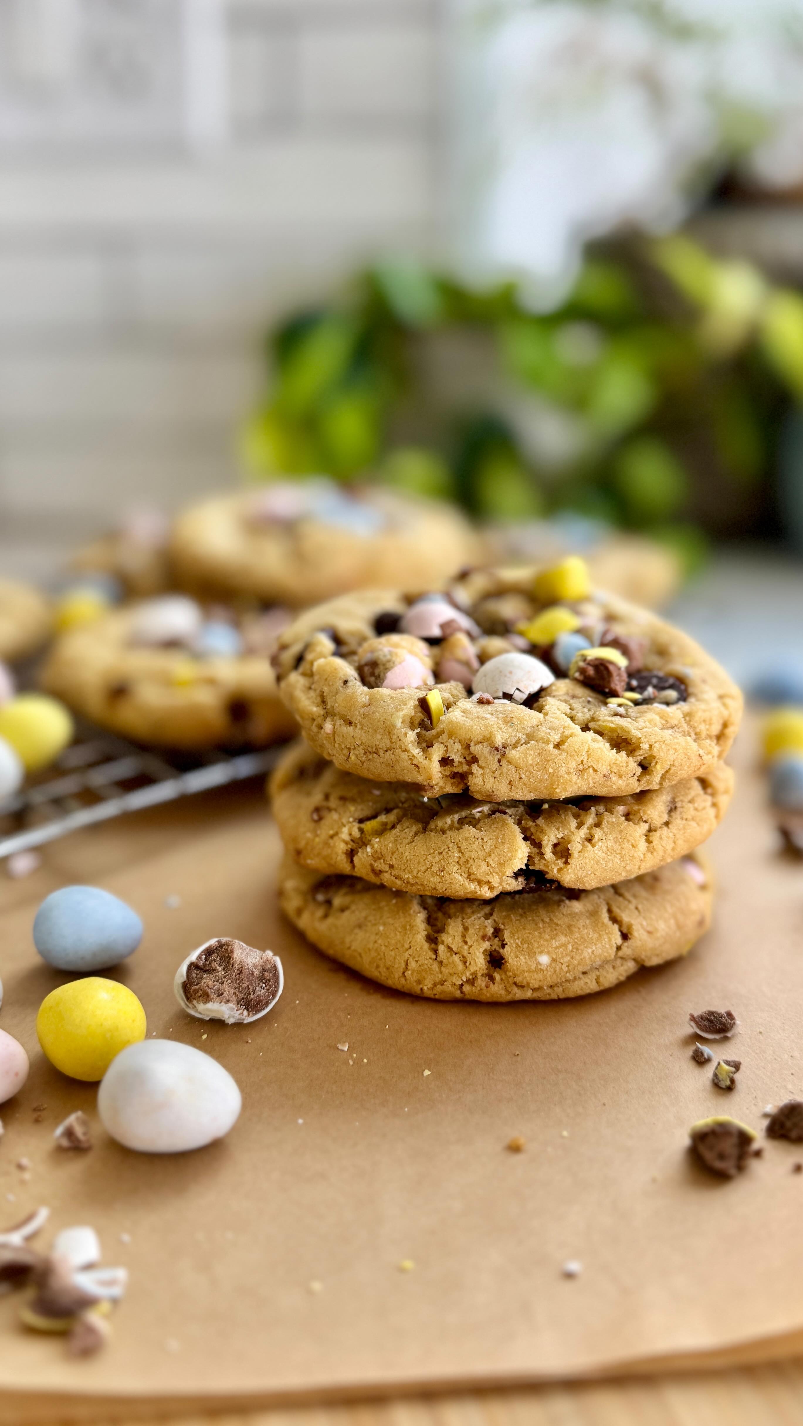 Soft CADBURY MINI EGG COOKIES it’s that time of year & most are #teamminiegg or not—for me, bring em’ on!  4” inches of soft & tender cookies, so scrumptious while they’re warm! 
.
Call it a “treat yourself” kinda snack, a trip down memory lane...your choice but I’m definitely enjoying them. It’s one time a year & I pace myself & am always share!
.
I’ve got a simple swap to make them gluten free, so be sure to check out the recipe for details.
.
Comment: RECIPE & I’ll send you a DM with the direct link otherwise, follow the link in bio for all the details!

https://backporchpaleo.com/2026/03/19/delicious-cadbury-mini-egg-cookies/
@lehimills @amsalt.co @cadburyusa