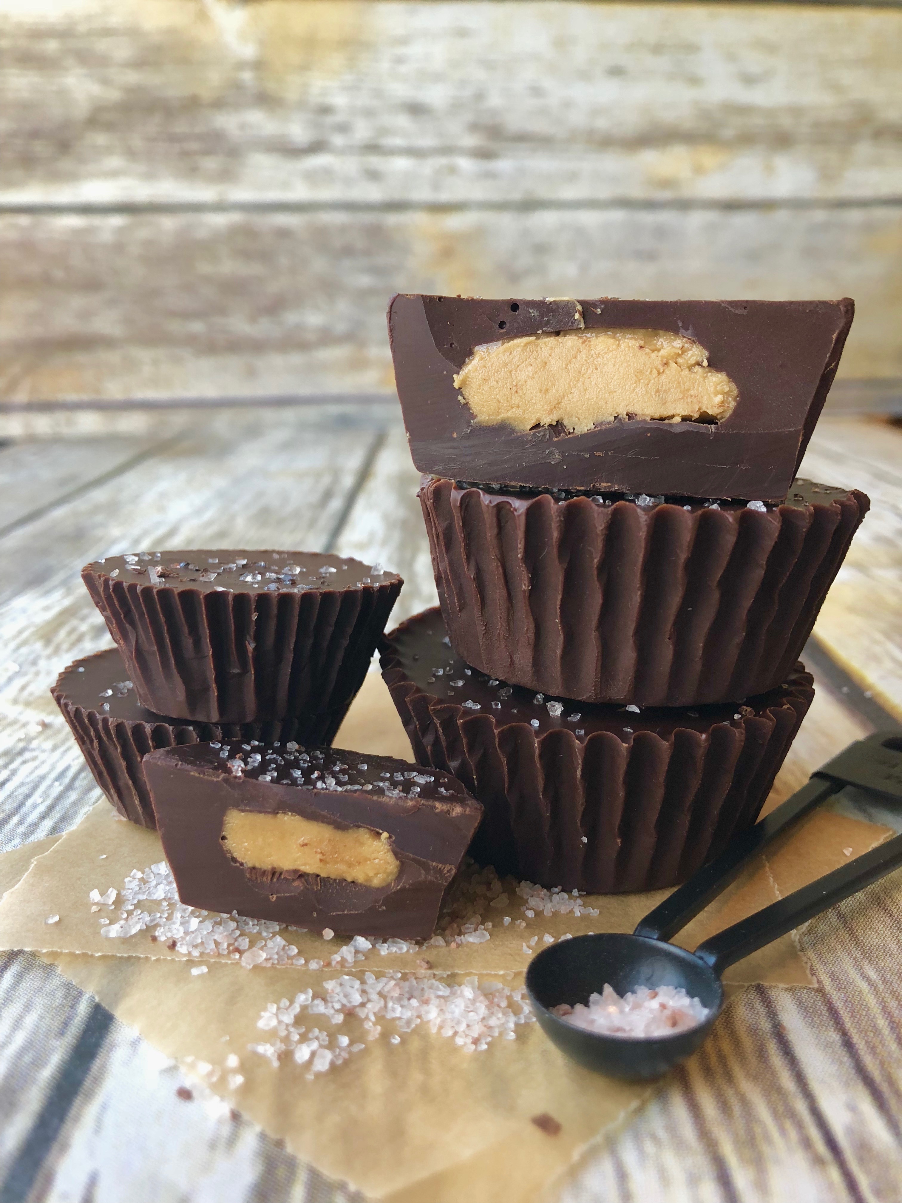 dark chocolate penuche fudge cups - Back Porch Paleo