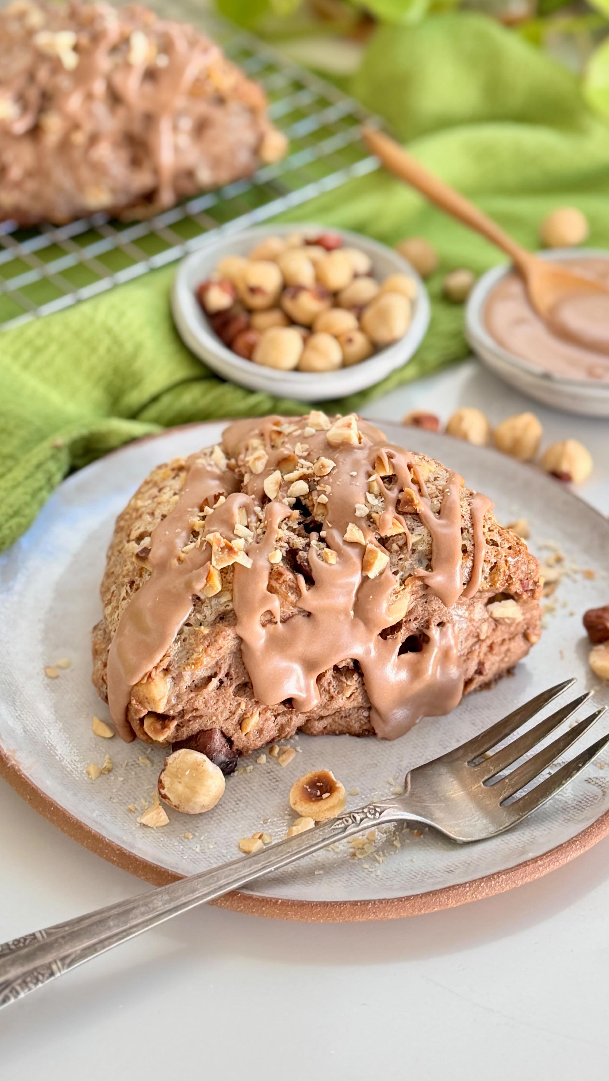 CHOCOLATE HAZELNUT SCONES - the combo that never grows old–chocolate n’ hazelnuts! A classic & one of my favs! A chocolate lover’s dream if you ask me!
.
These lofty scones are not overly sweet, are studded w/ chopped hazelnuts, chocolate chips & infused w/ brain boosting lion’s mane mushrooms & collagen!
.
I’ve got gluten & dairy free options for you as well!!
.
Comment: RECIPE for all the tasty details or follow that link in bio!

https://foodsocial.io/recipe/brain-boosting-chocolate-hazelnut-scones/

@foodsocial.io @furtherfood @lehimills @amsalt.co