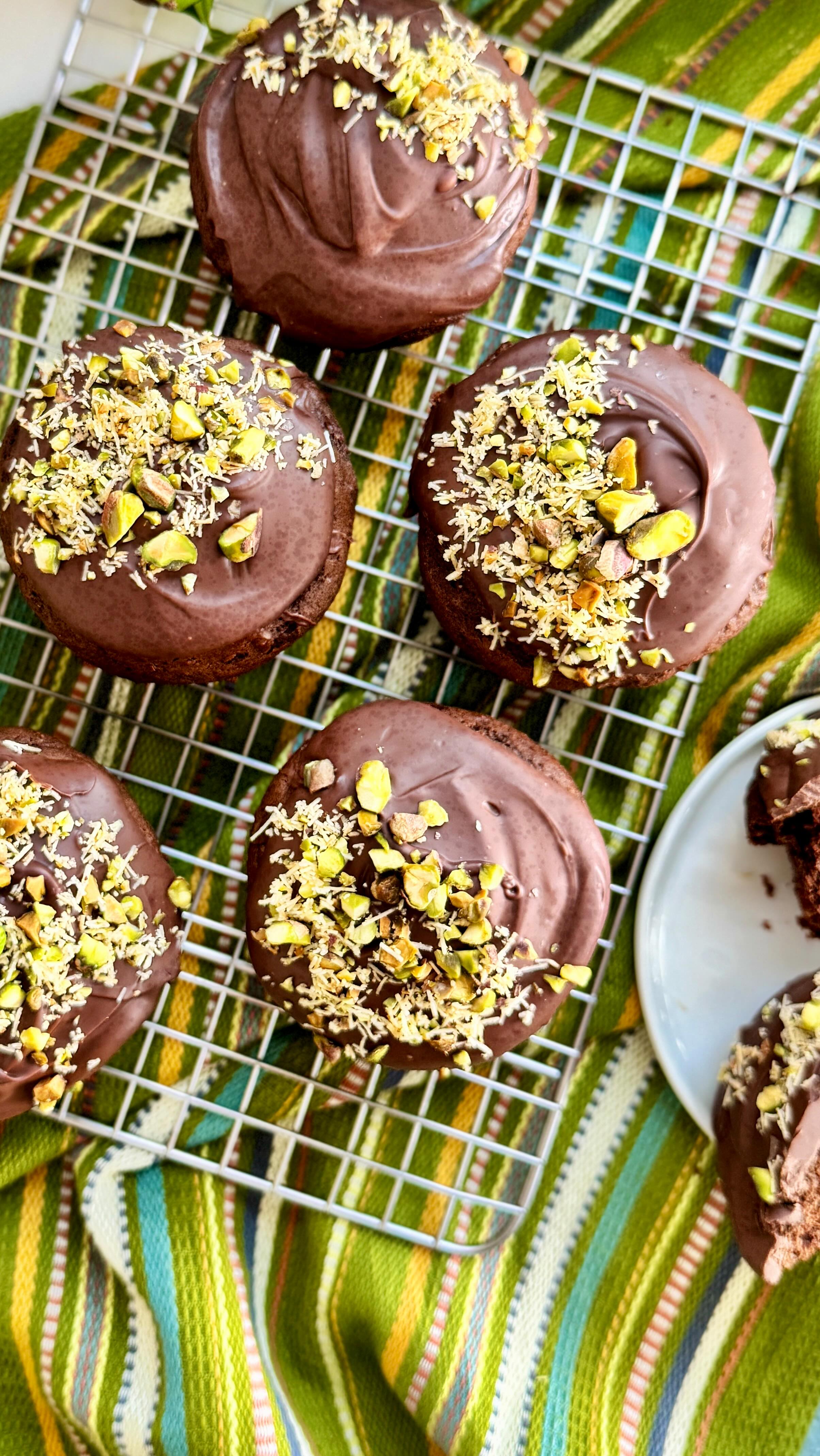 Dubai Muffins - what’s not to Love!? You’ve got a crunchy pistachio n’ toasted phyllo filling, a fluffy chocolate muffin, topped with more chocolate & pistachios! So many elements that make this so decadent & scrumptious!
.
What’s your favorite way you’ve been enjoying the “Dubai chocolate” trend - that gratefully continues to be a thing, for me anyways! I can’t get enough of it!
.
g/f & dairy free options 📝 
.
Comment: RECIPE or a direct link to this delightful creation or follow that link in bio for all the details over at @foodsocial.io 
.
https://foodsocial.io/recipe/dubai-muffins-gluten-free-options/
@lehimills @amsalt.co @peppertuxfarms @organicvalley