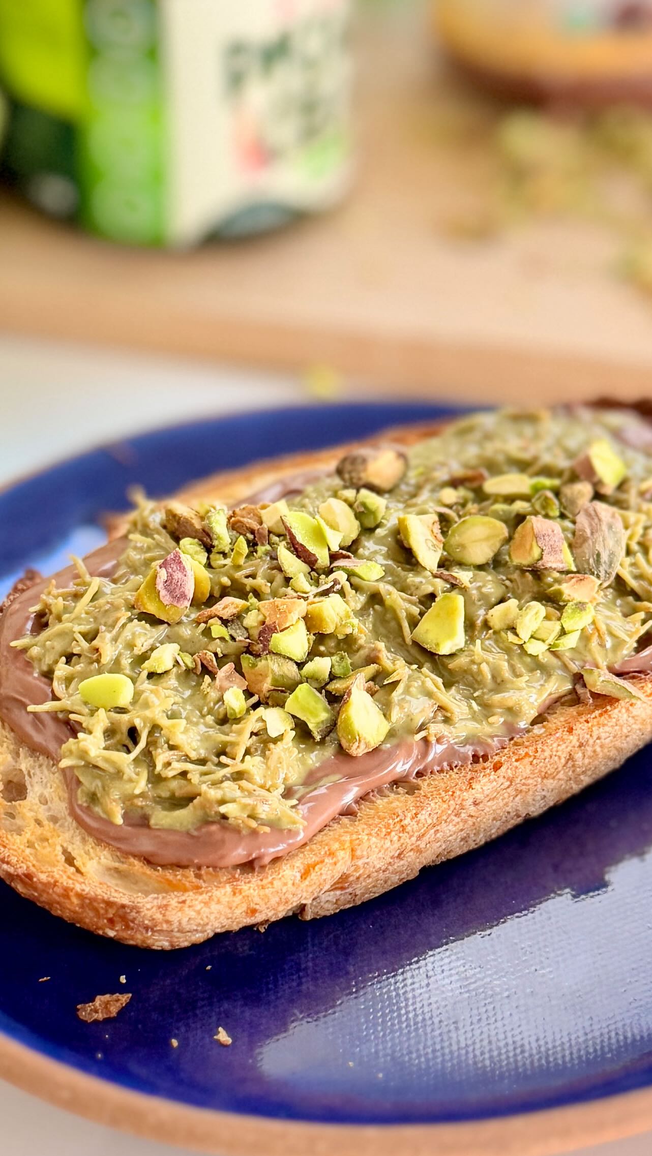 SOURDOUGH DUBAI TOAST - a “toasty” version of Dubai chocolate!
.
A little hit of the flavors & textures of Dubai chocolate but make it on sourdough & one you can enjoy with your afternoon latte!
.
Chocolate + pistachio cream + crunchy shredded phyllo on top of toast = DELISH!
.
Don’t have sourdough, pivot & use your favorite bread you enjoy toasted then spread on the tastiness & enjoy!
.
Comment: RECIPE for a link to all yummy & oh so easy details!
https://foodsocial.io/recipe/sourdough-dubai-toast/
.
@foodsocial.io @primalpalate @peppertuxfarms @sprouts @lodgecastiron @harmonsgrocery