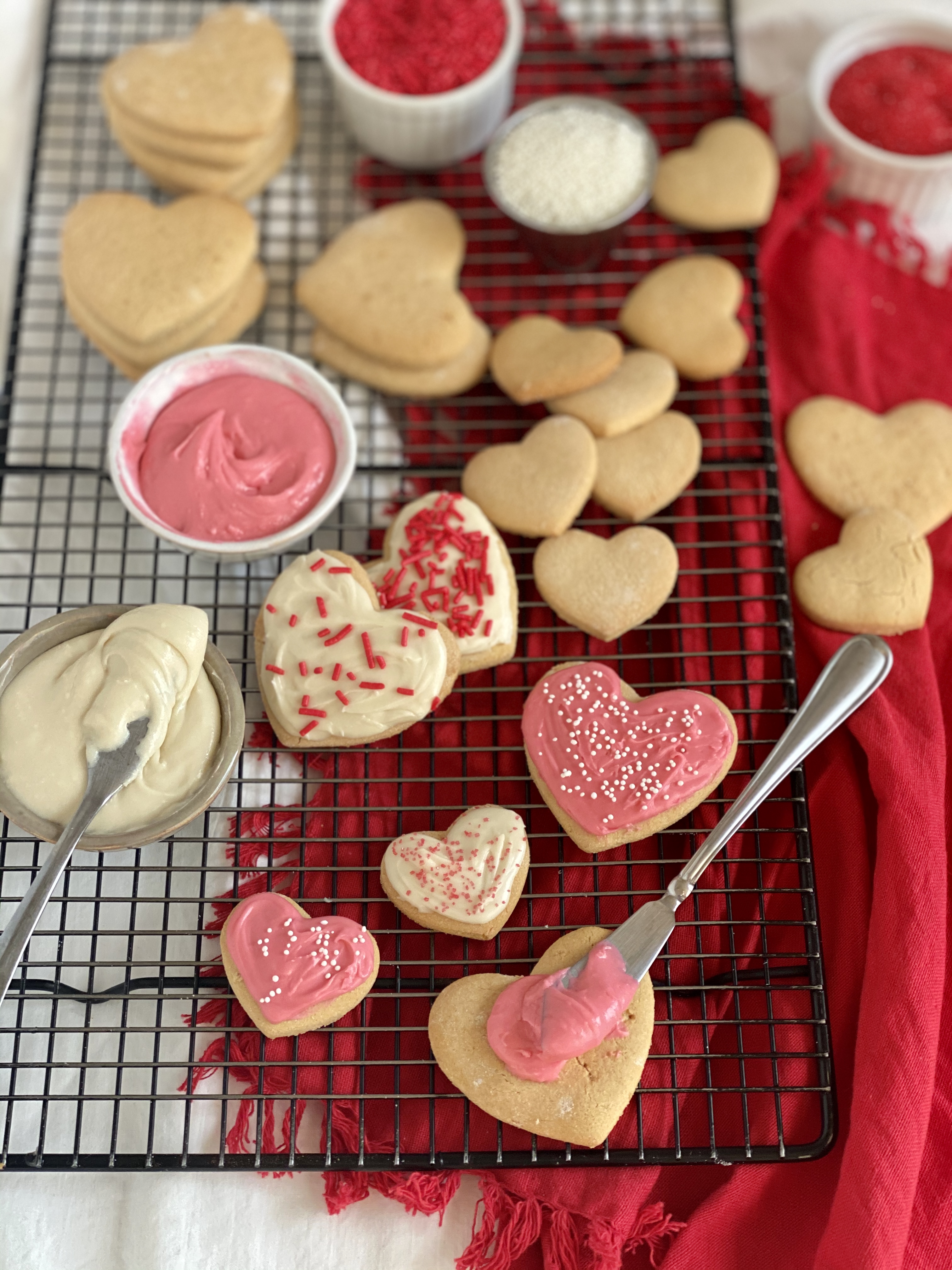 Paleo soft sugar cookies w/ “cream cheese” frosting