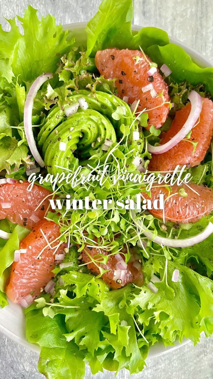 🥗 WINTER GRAPEFRUIT VINAIGRETTE SALAD - pink grapefruit season is a great time to make this winter salad & luscious vinaigrette! A refreshing offering that will brighten up your taste buds! Simple & so fabulous!
.
Grapefruit essence is also known to be an UPLIFTING fragrance! Naturally PALEO, WHOLE30, PLANT-BASED WHOLE30, VEGAN & LOW CARB
.
INGREDIENTS:
• juice of one large pink grapefruit (about ½ cup)
• 1 tsp dijon mustard
• ¼ tsp fine sea salt
• finely chopped chives
• black pepper to taste
• ¼ - ½ cup avocado oil
• salad greens
• grapefruit supremes of 1 grapefruit
• ½ an avocado, sliced as desired
• finely diced red onion, or slices
• microgreens

DIRECTIONS:
🥗 Add juice, mustard, salt, chives, black pepper & avocado oil to a large mason jar. SHAKE, SHAKE, SHAKE!
🥗 Assemble greens, sprinkle with a bit of fine sea salt, add avocado, supremes, red onion & micro greens.
🥗 Pour that deliciousness all over the salad…EAT IT!
.
@whole30 @snuckfarm @pbwhole30