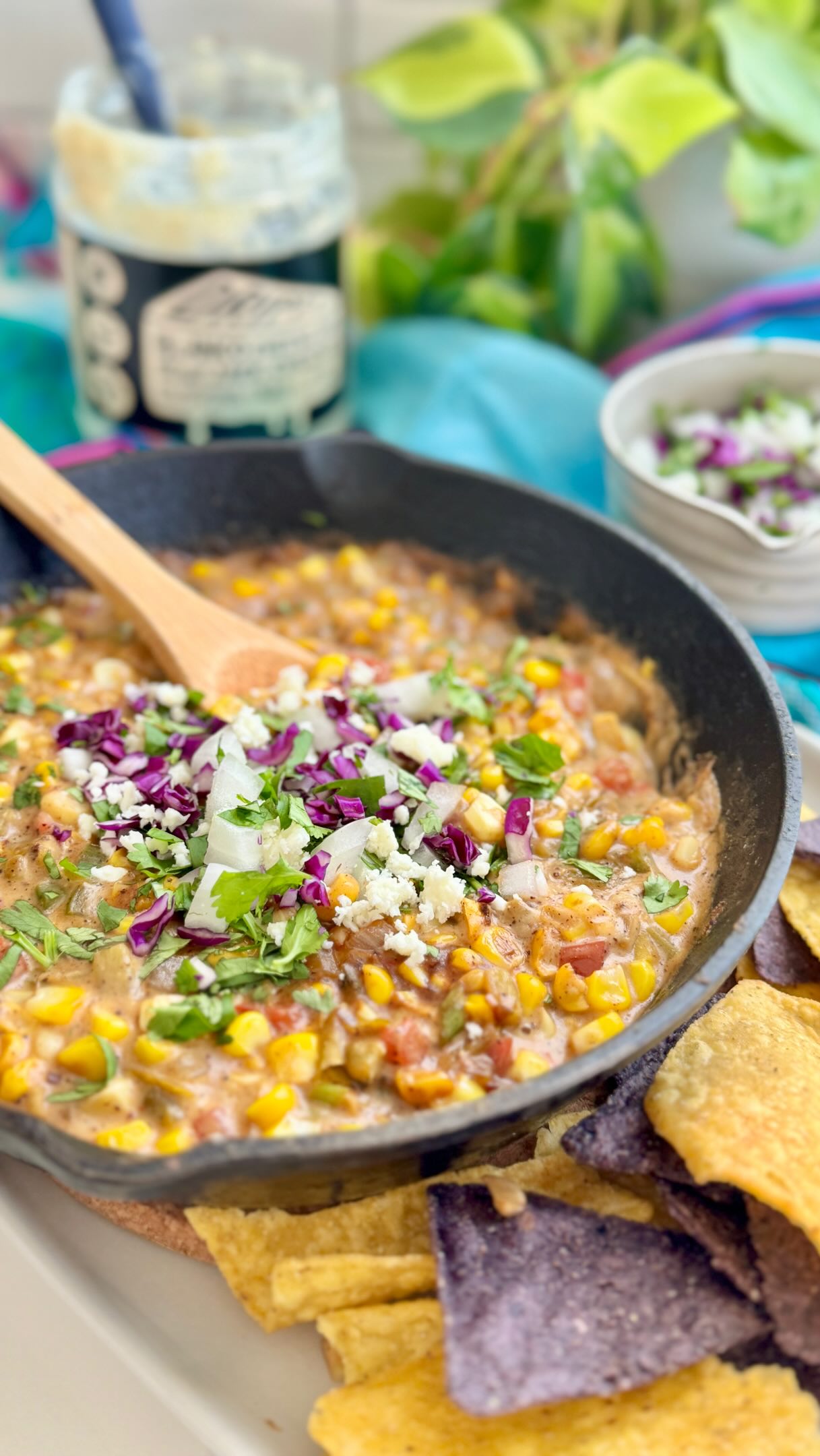 Summer corn season called & this is how you answer! 🌽🧀🔥

Freshly shucked corn...sauteed til golden, lil’ kiss of lime juice in that hot pan along with a few spices & a luscious dollop of Drippy Dip Blanco Cheese Dip! Served up bubbly & ready for dipping!

Grab those chips & dip away!

Comment RECIPE and I’ll DM you the recipe link straight to your DMs or use that link in bio!

https://foodsocial.io/recipe/green-chili-and-corn-queso-dip/

@foodsocial.io @therealdrippydip @amsalt.co 

#backporchpaleo #drippydip #quesodip #glutenfreesnacks #greenchilequeso